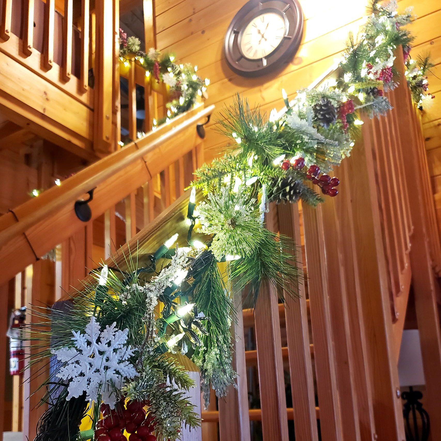 Hart Decor Christmas Garland