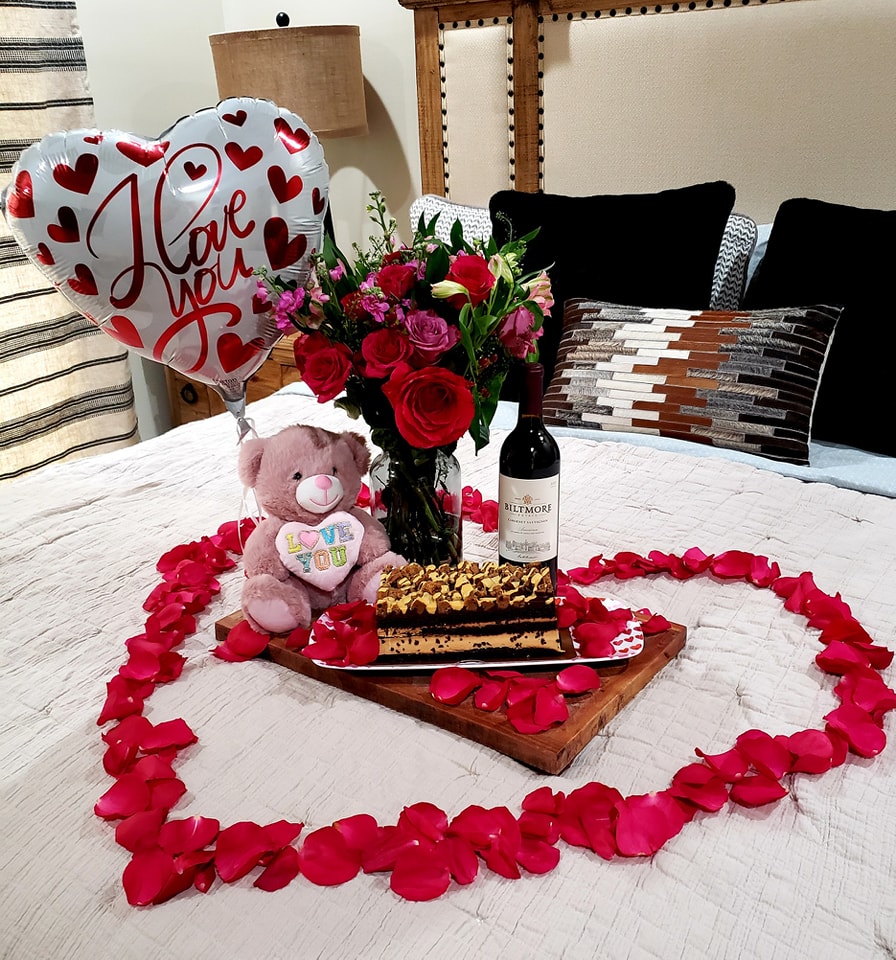 art Decor Rose Petal Heart on Bed